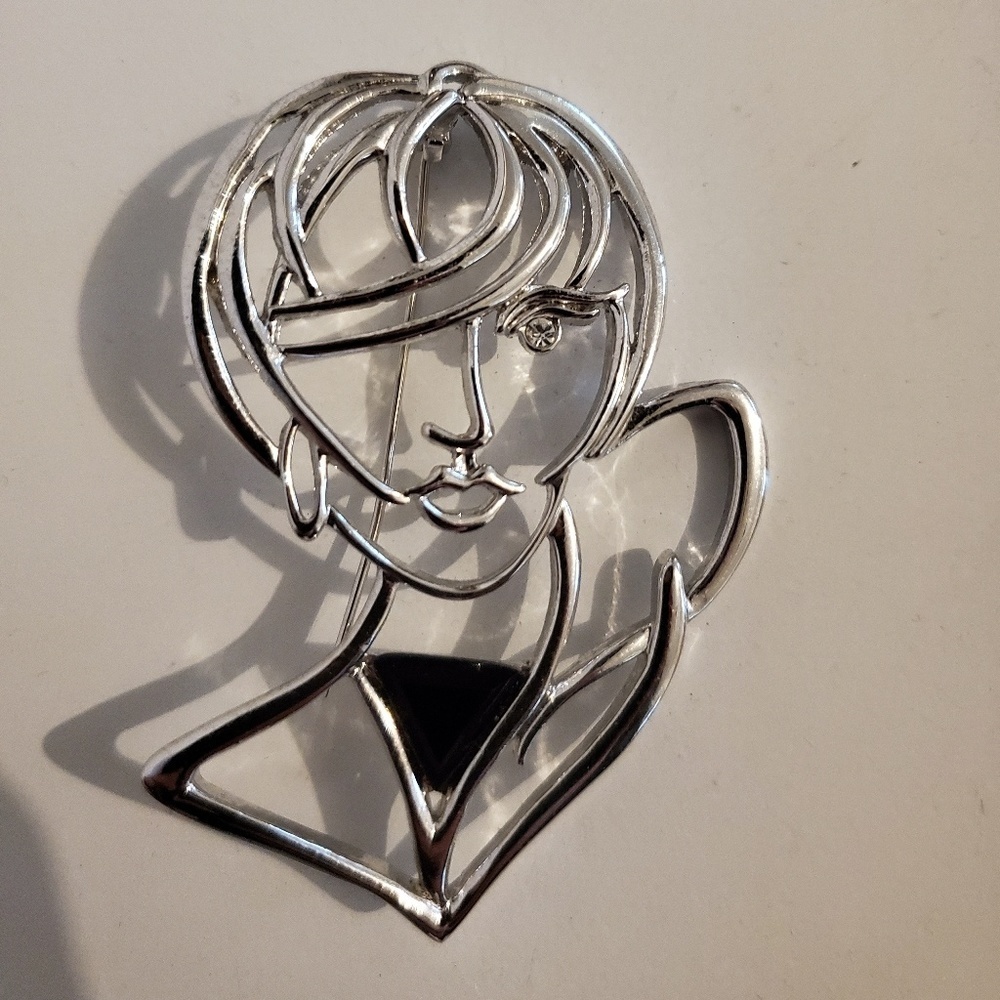 *R Lady Remington Lady Silver Tone Brooch Good Condition